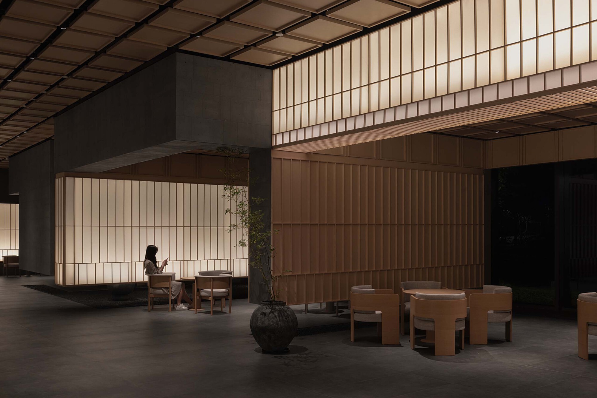 Gallery of Aranya Hidden Place Hotel / PLAT ASIA - 14