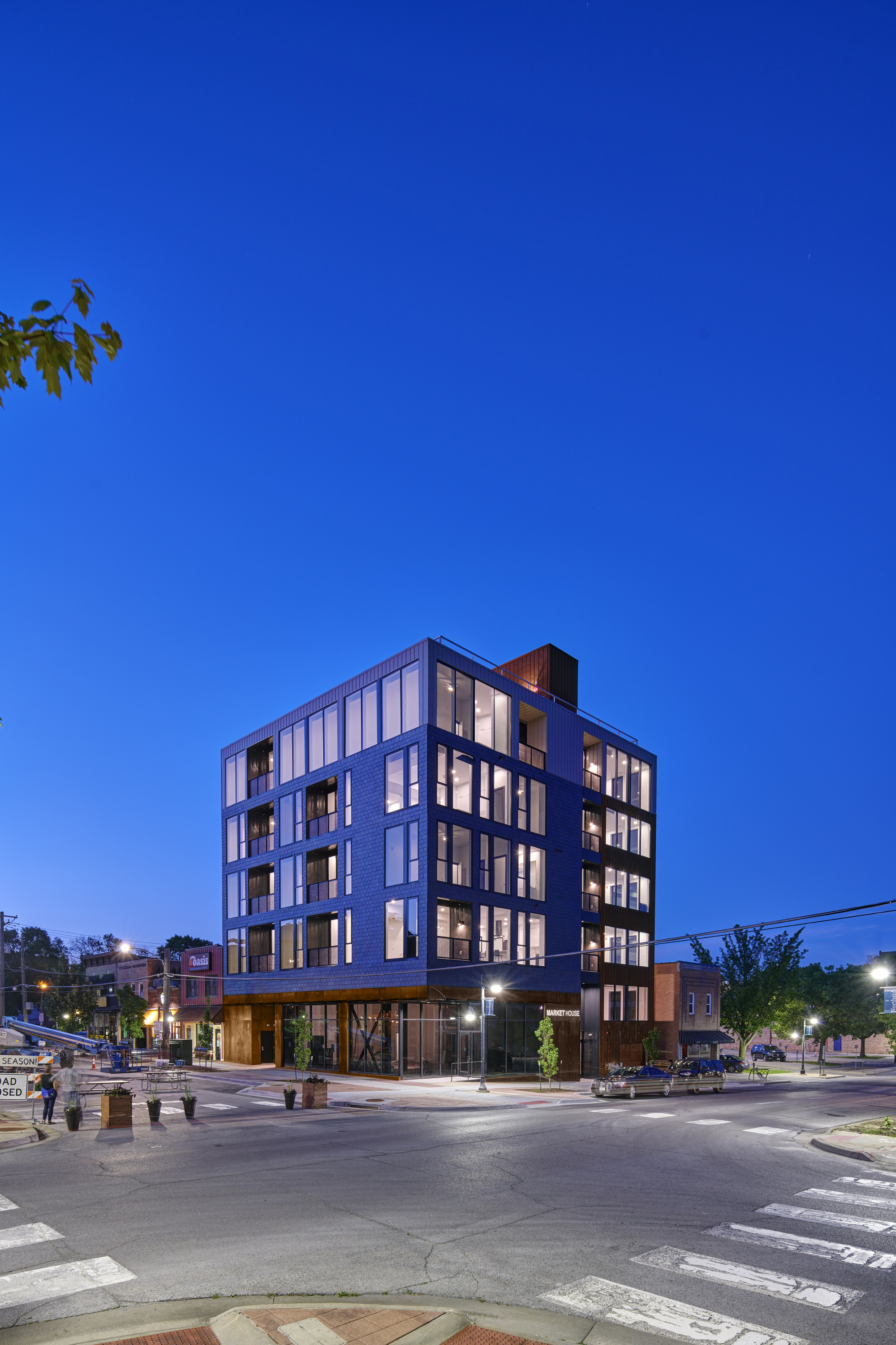 Gallery of Natural Slate Rainscreen Cladding: Combining Geometric ...