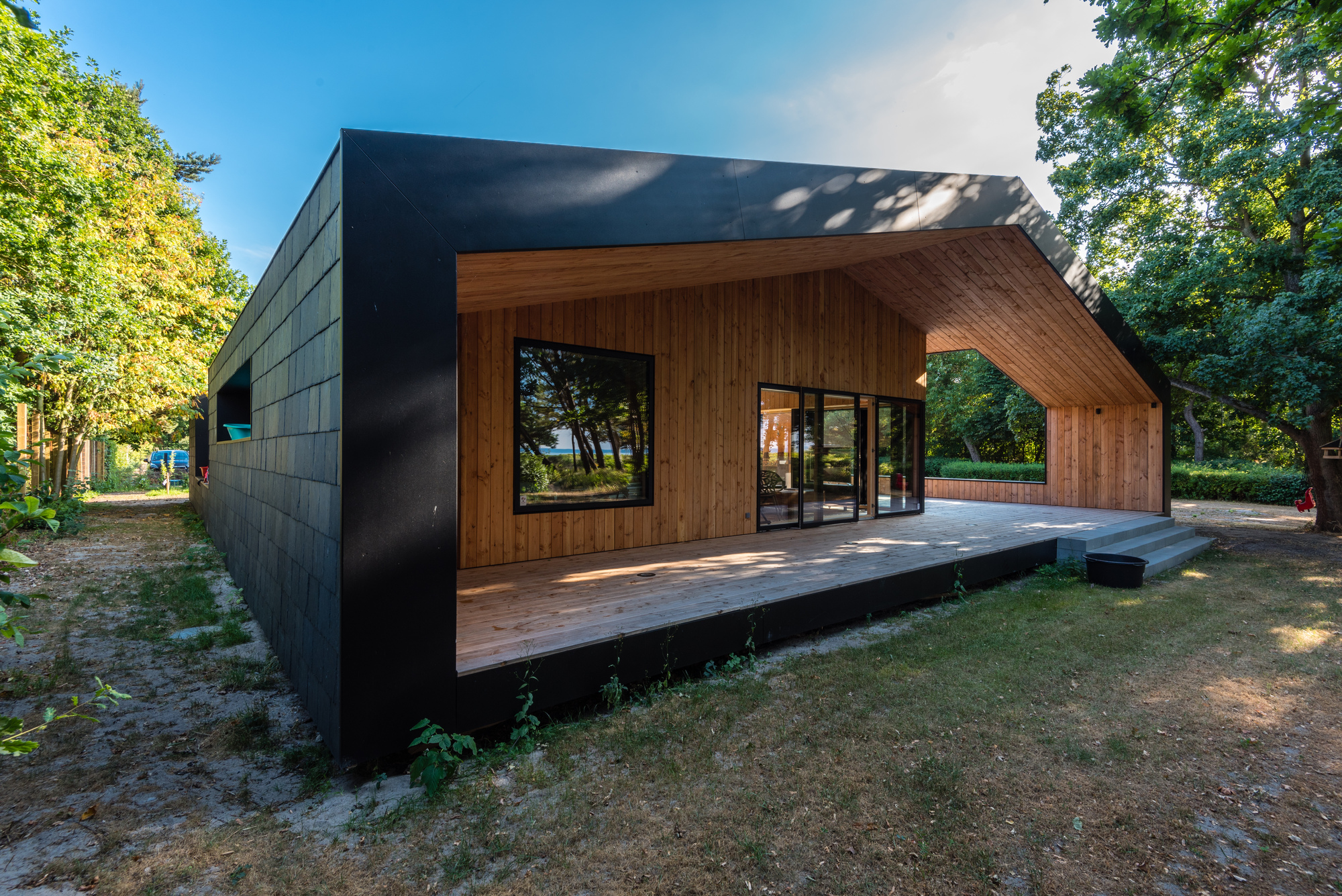 Gallery of Natural Slate Rainscreen Cladding: Combining Geometric ...