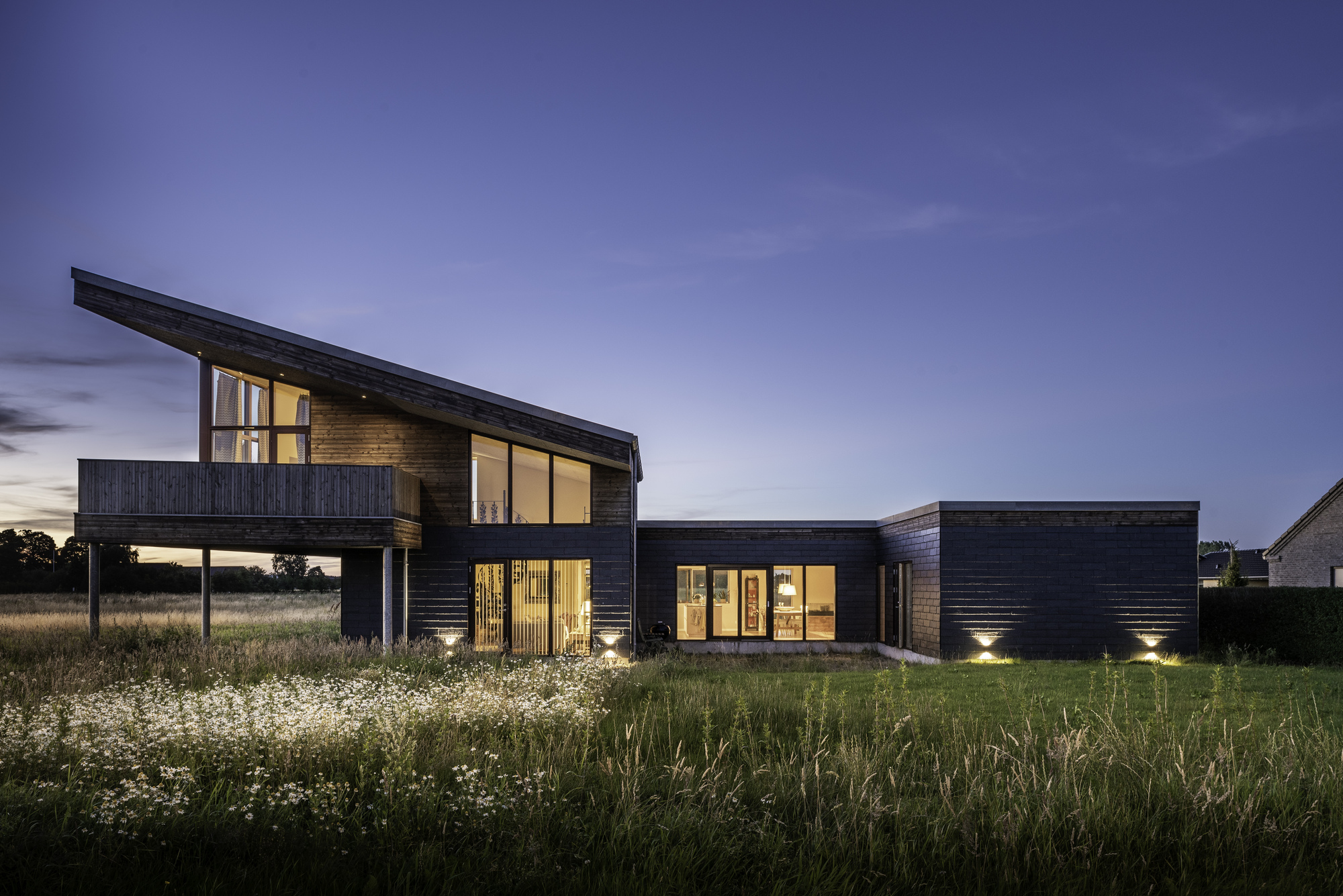 Gallery of Natural Slate Rainscreen Cladding: Combining Geometric ...