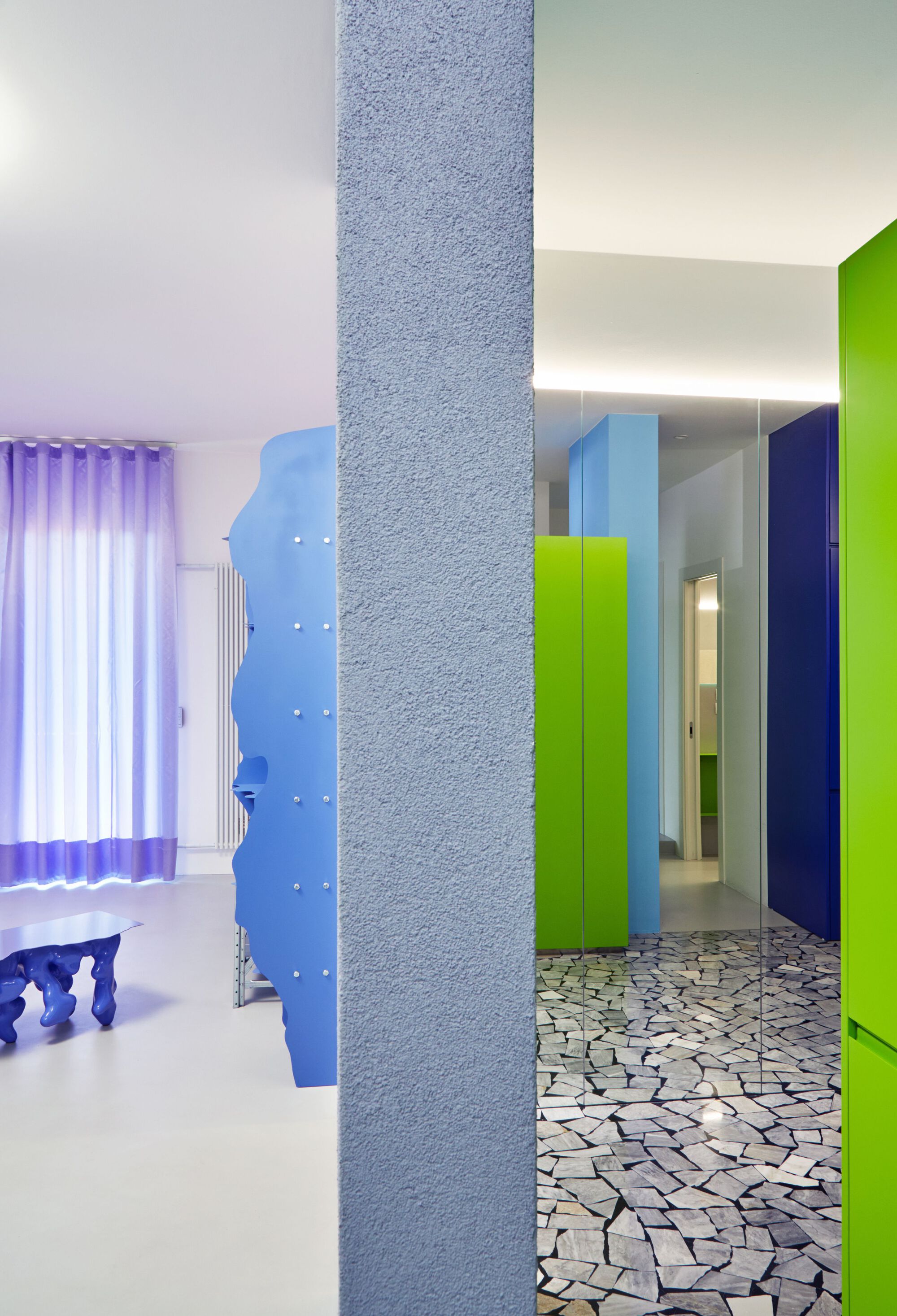 Galería de Renovación y diseño de mobiliario, apartamento Vi&Mela ...