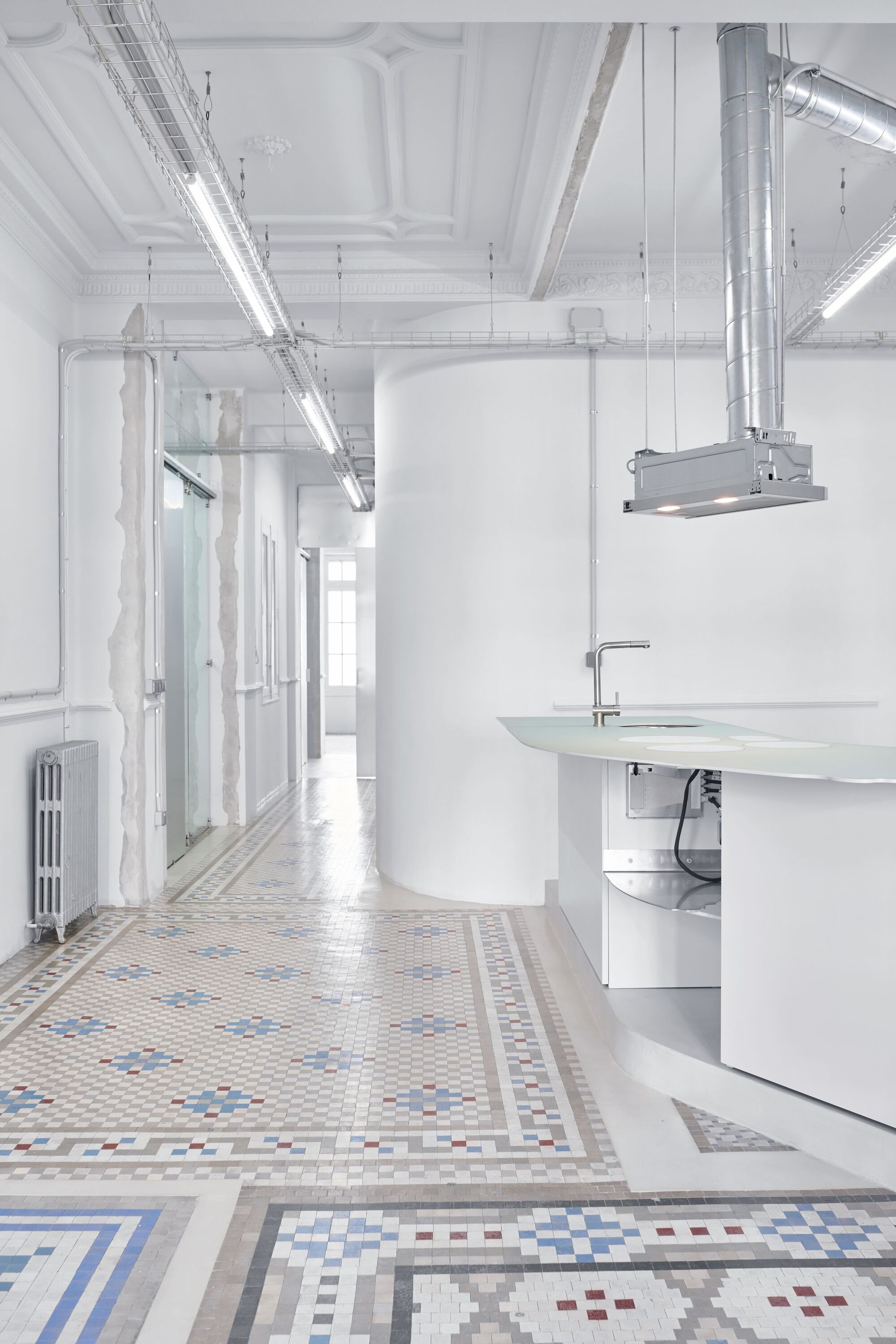 Gallery of Neoclassical Apartment Renovation / Mario Montesinos Marco ...