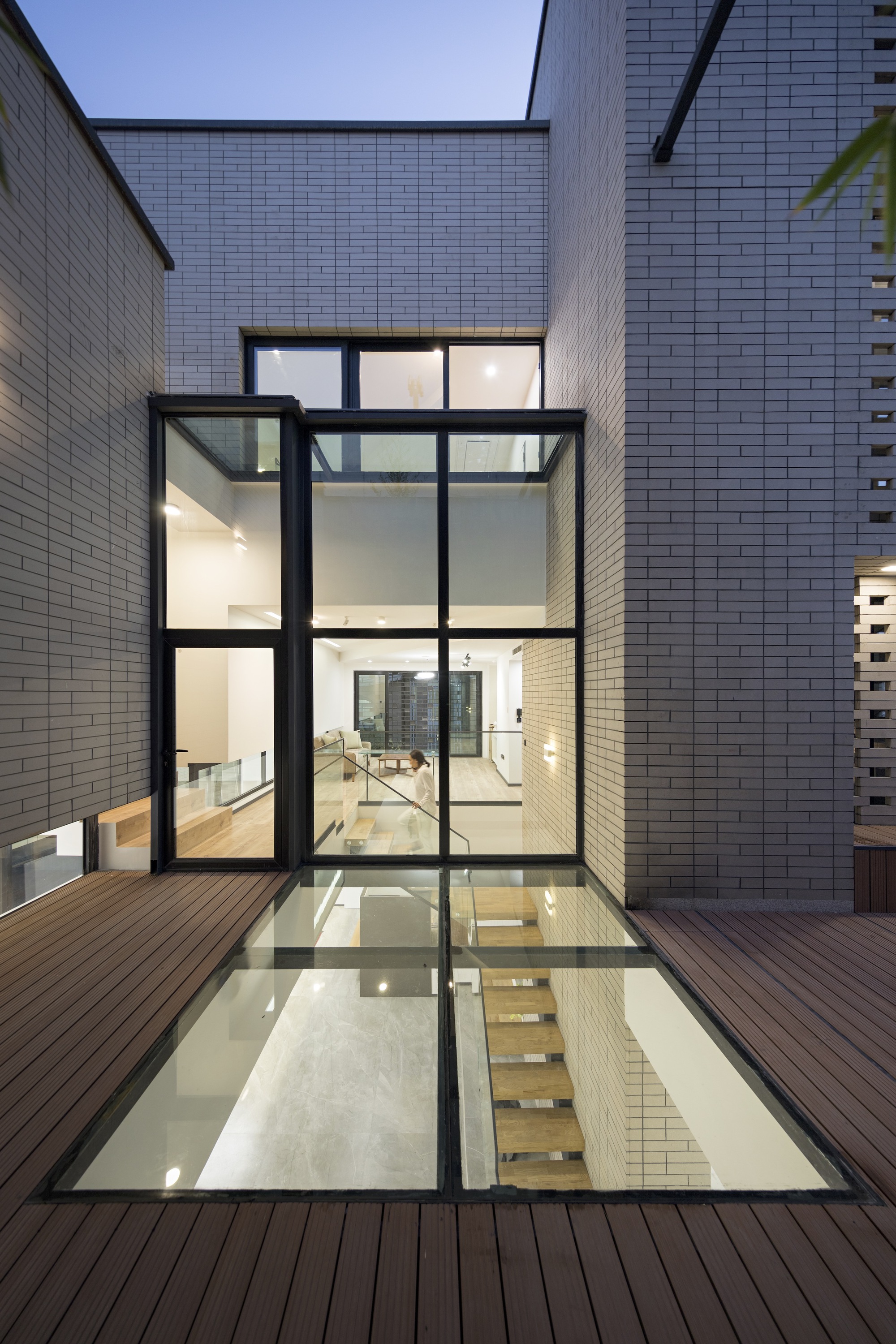 Gallery of Hidden Boxes Residential Building / KaSa Office - 18