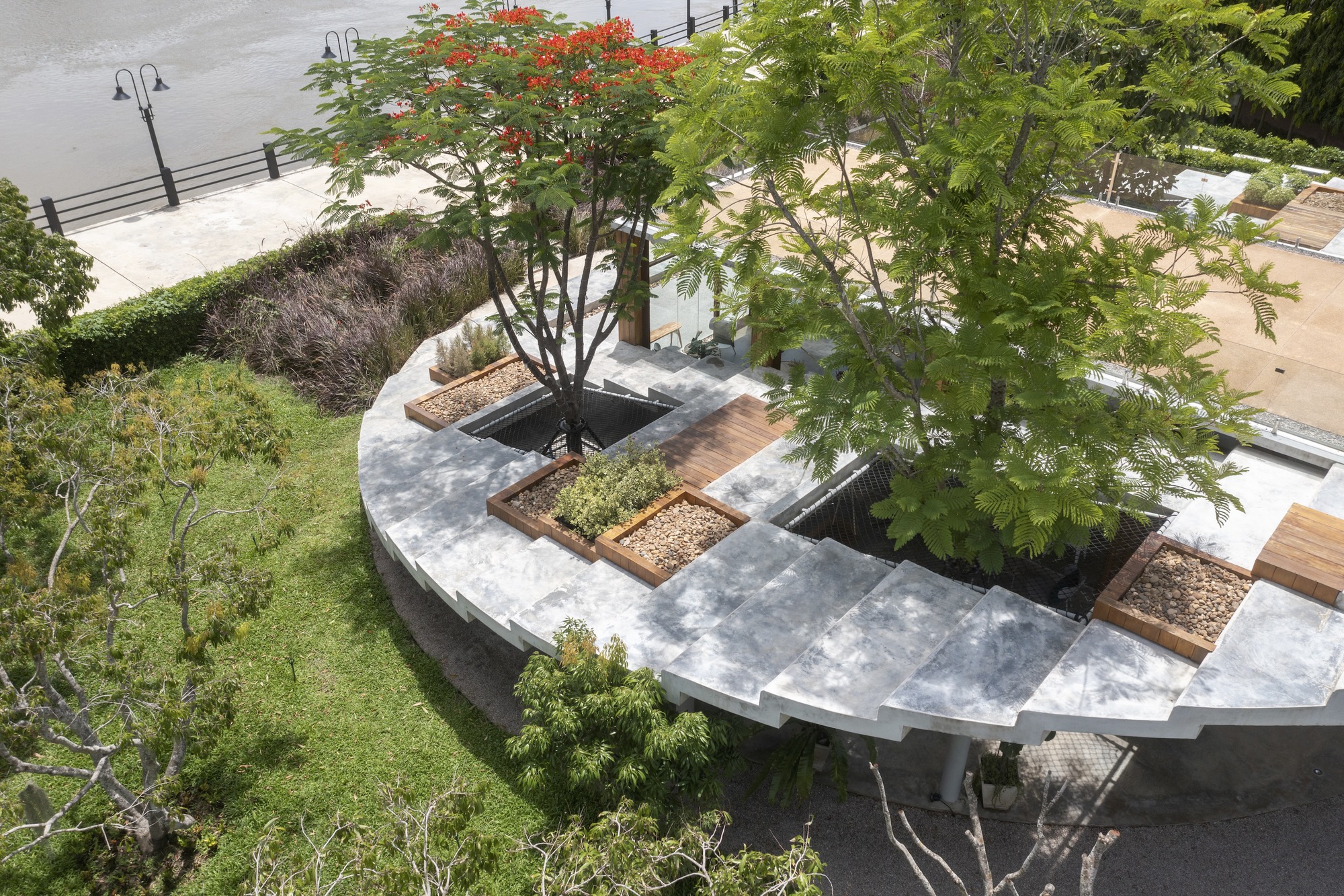 Galería de Café Pomelo Amphawa / Looklen Architects 10