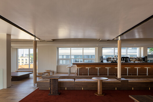 KOMFORTABEL Namsan Coffee Shop / Studio Motif KOMFORTABEL Namsan Coffee Shop / Studio Motif - Interior Photography, Windows, Beam