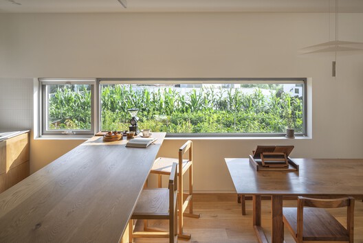 Aewol Craft Shop & House / O Architects - Interior Photography, Dining room, Table, Windows, Beam