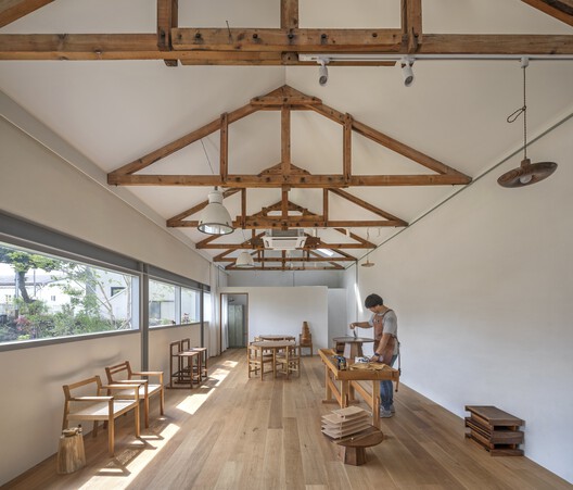 Aewol Craft Shop & House / O Architects - Interior Photography, Windows, Table, Chair, Beam