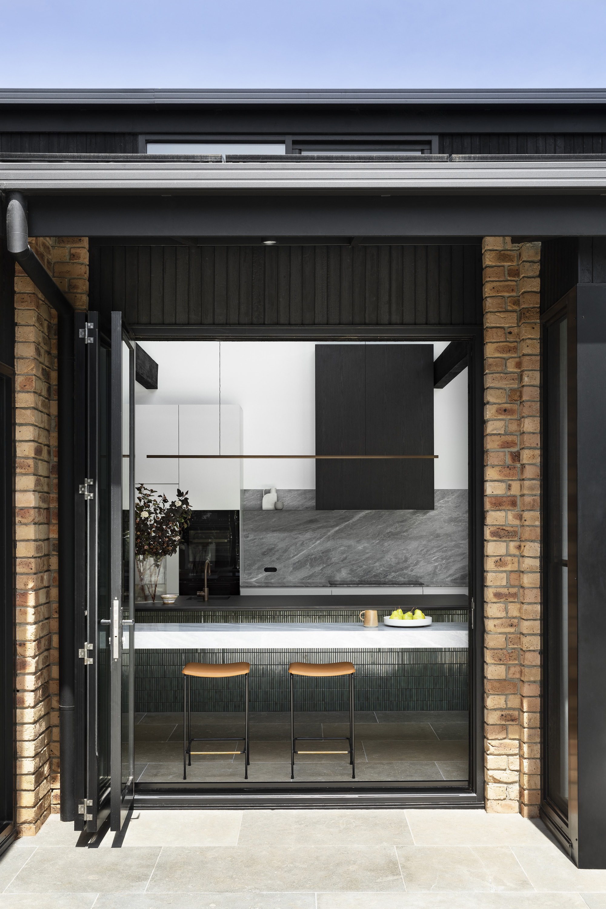 Galeria de Casa Jan Juc Acre / Heartly + Project Now 16