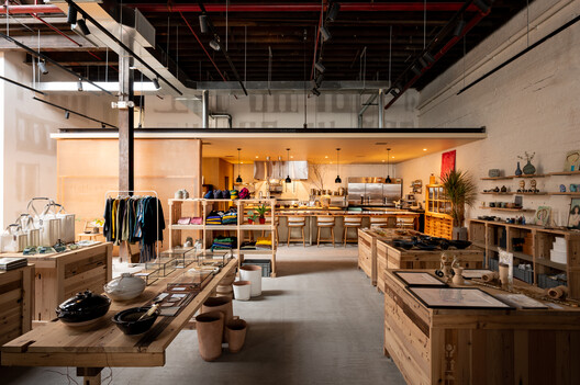 50 Norman Restaurant and Shop / Schemata Architects + Jo Nagasaka - Interior Photography, Kitchen, Table, Beam