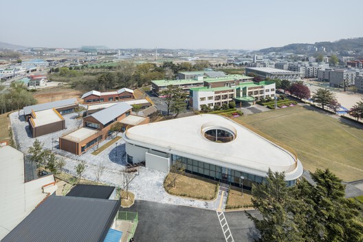 Smurf Village School / Hyunjoon Yoo + Partners - Exterior Photography