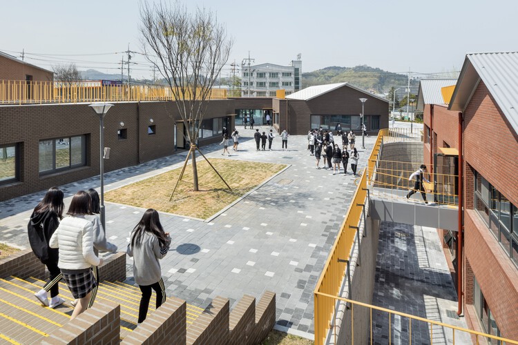 Smurf Village School / Hyunjoon Yoo + Partners - Exterior Photography, Schools , Facade
