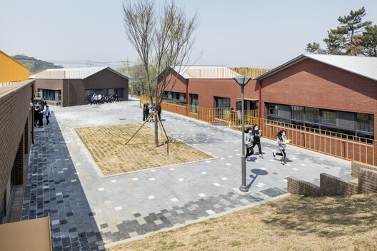 Smurf Village School / Hyunjoon Yoo + Partners - Exterior Photography, Windows