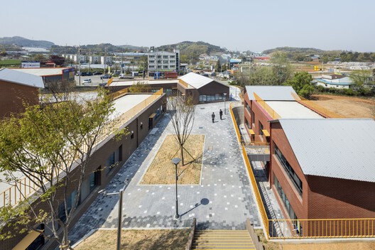 Smurf Village School / Hyunjoon Yoo + Partners - Exterior Photography, Windows