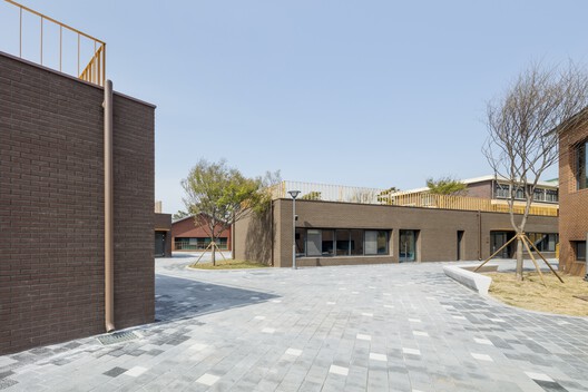 Smurf Village School / Hyunjoon Yoo + Partners - Exterior Photography, Windows, Facade