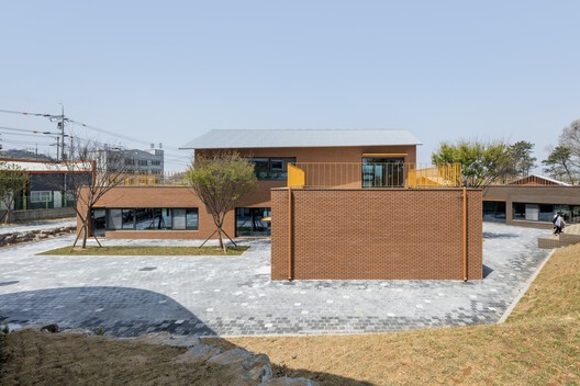 Smurf Village School / Hyunjoon Yoo + Partners - Exterior Photography, Facade, Windows