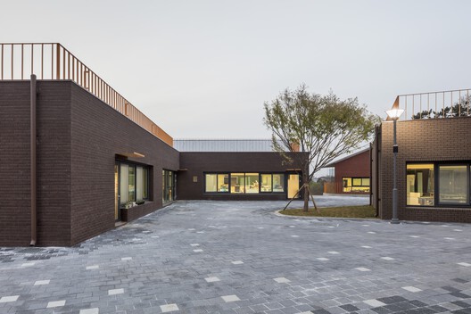 Smurf Village School / Hyunjoon Yoo + Partners - Exterior Photography, Brick, Facade, Windows