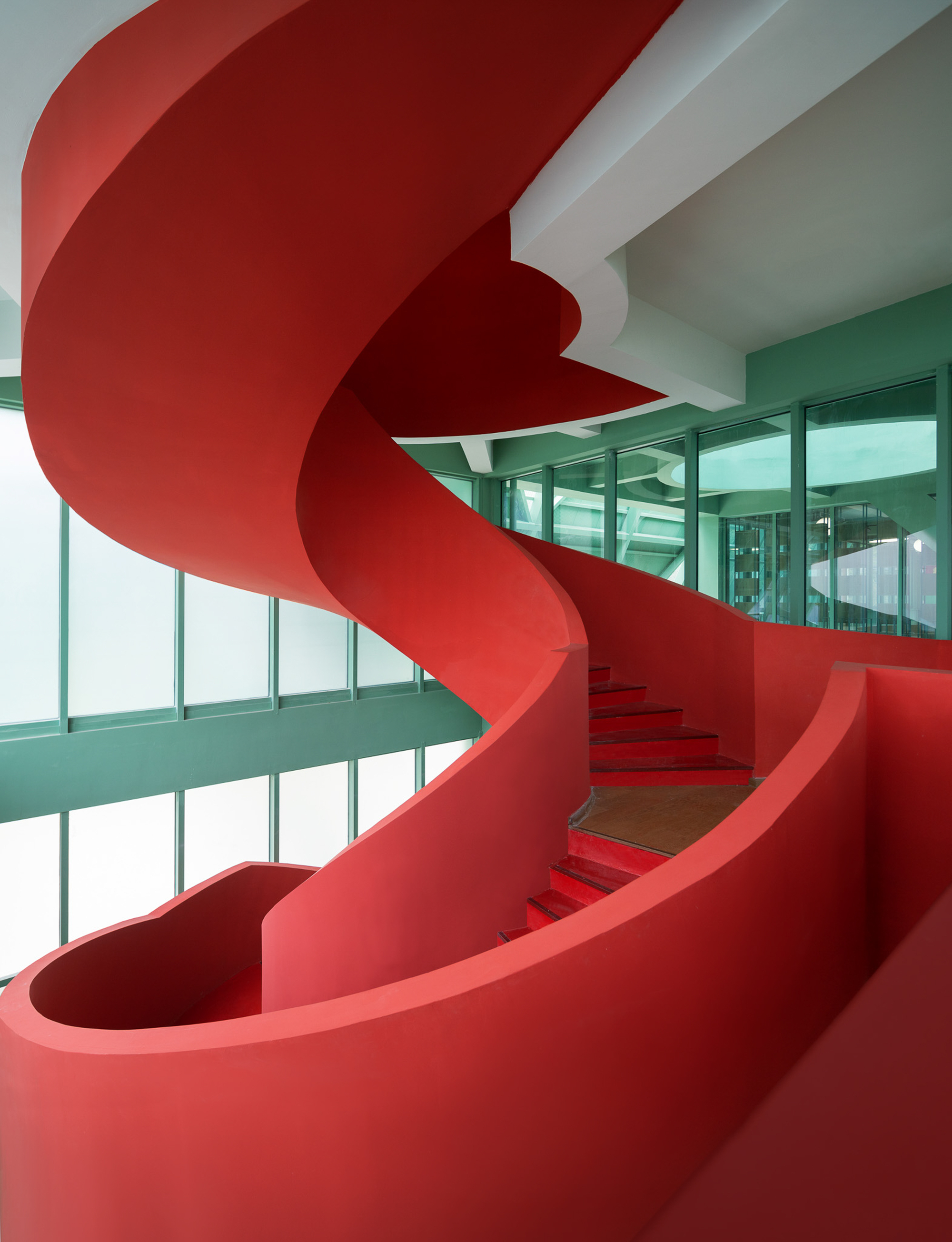 Found Project Galería de Pabellón de cuatro tejados / Found Projects + Schneider ...
