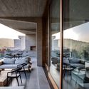 Casalema / Gonzalo Mardones V Arquitectos - Fotografía interior, Casas, Terraza, Fachada, Fijación Vigas, Balcón, Mesas, Sillas