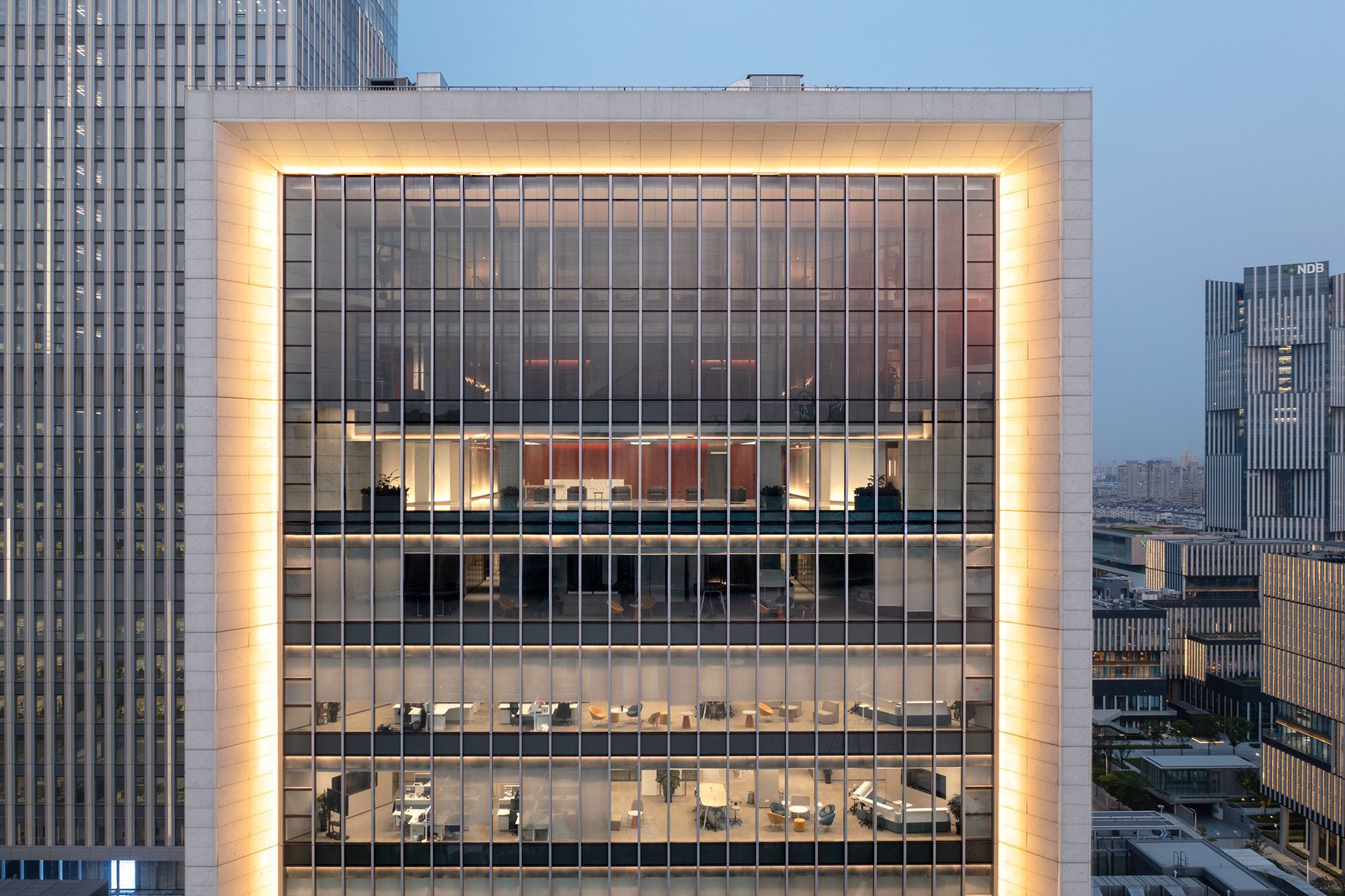 画廊 浦发银行上海世博会地区新办公楼室内设计 / 上海同济建筑室内设计四所 - 2