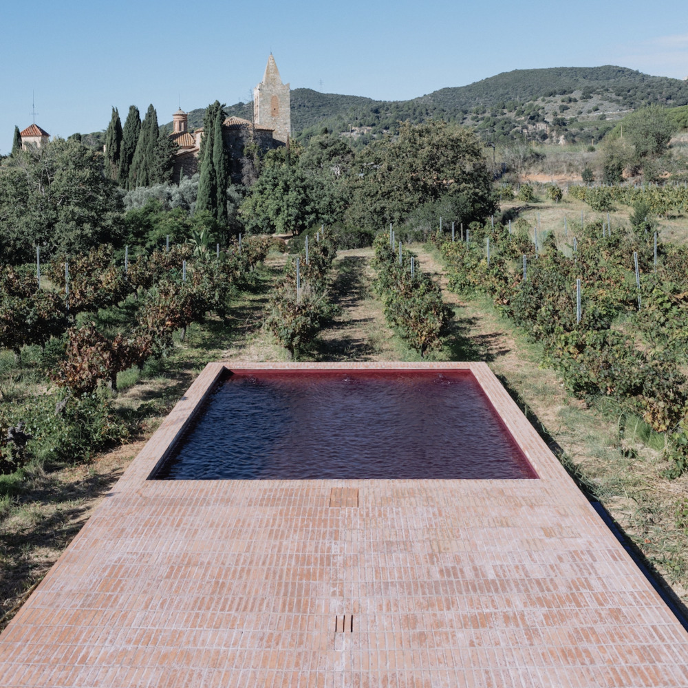 Gallery of Natural or Artificially Pigmented Materials? Exploring Color