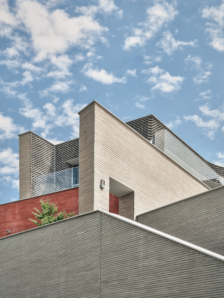 Gallery of Natural or Artificially Pigmented Materials? Exploring Color