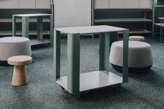 Laboratory Renovation for Panasonic Industry / kvalito - Interior Photography, Table