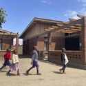 Centro Infantil Kao La Amani / Article 25 - Fotografía exterior, Arquitectura Educacional, Fachada