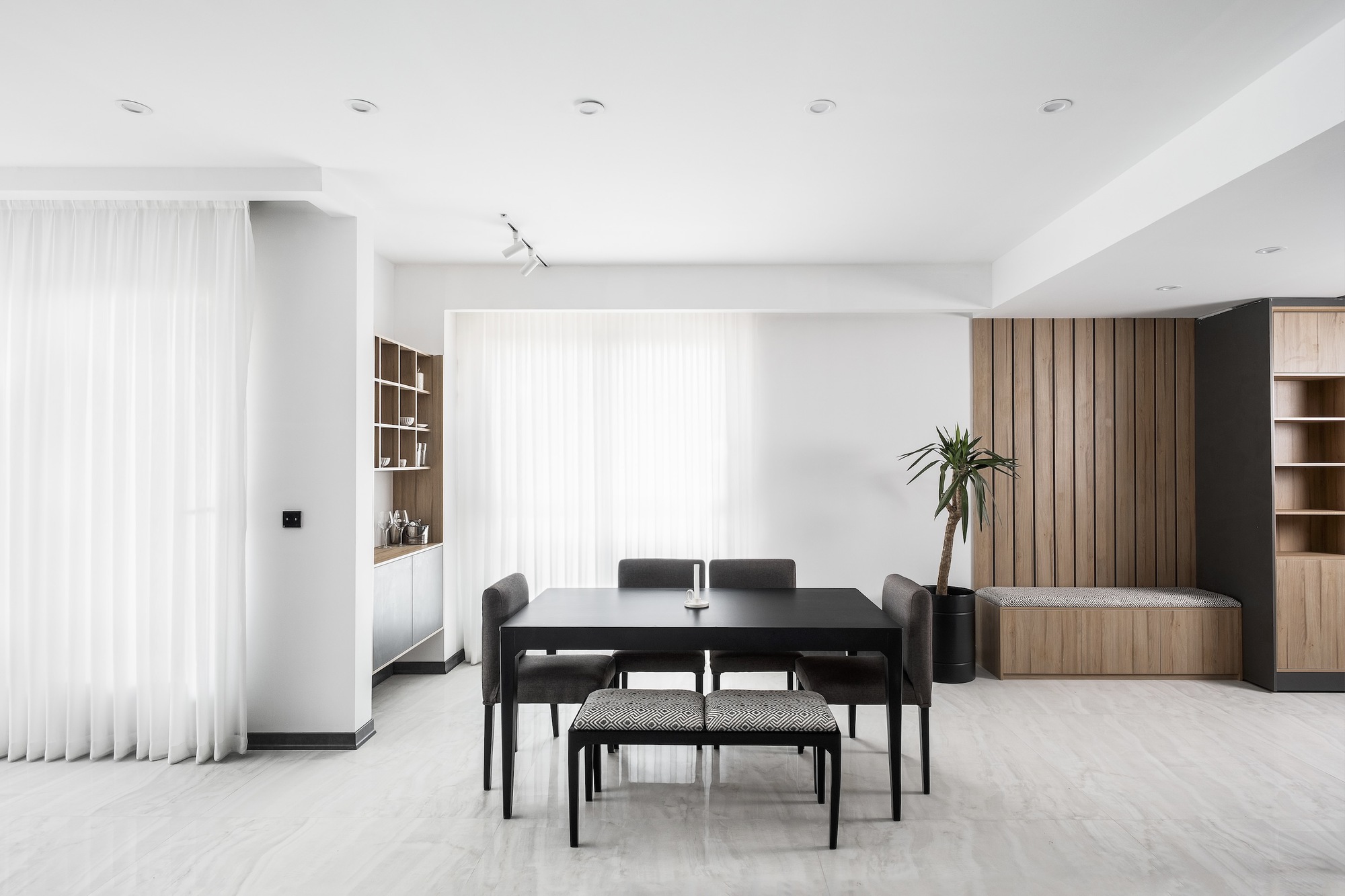 Gallery of ALMO Residence / ZHAV Architects - 3