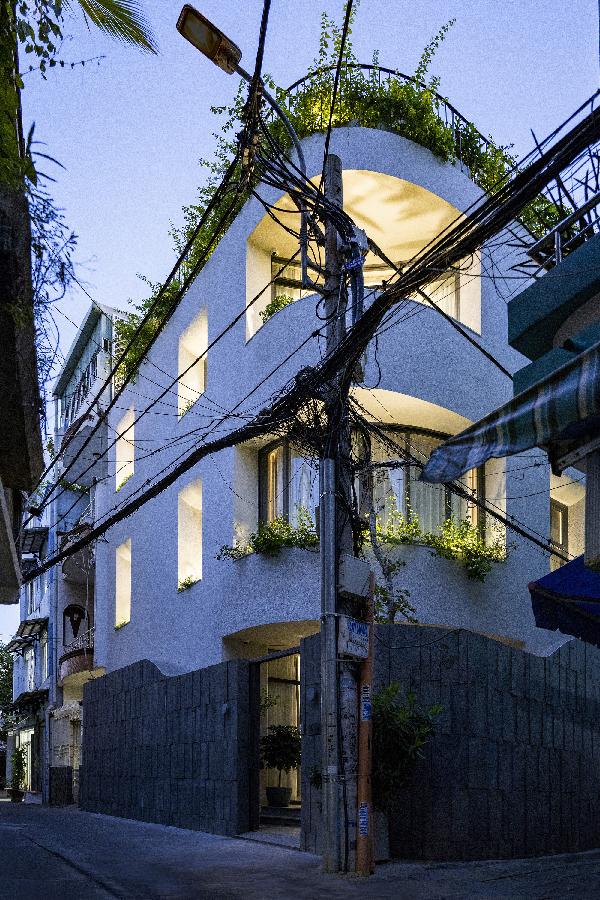 Gallery of Secret Garden House / ROOM+ Design & Build - 17