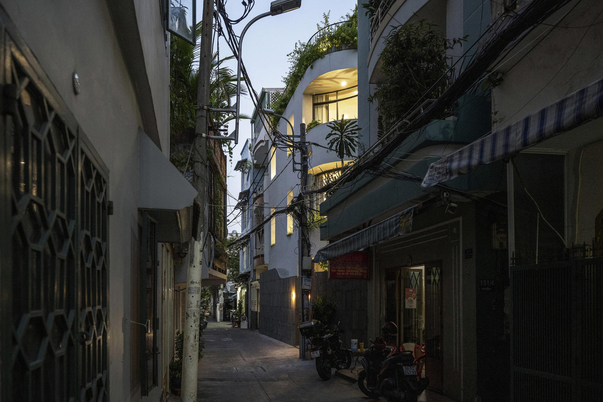 Gallery of Secret Garden House / ROOM+ Design & Build - 16