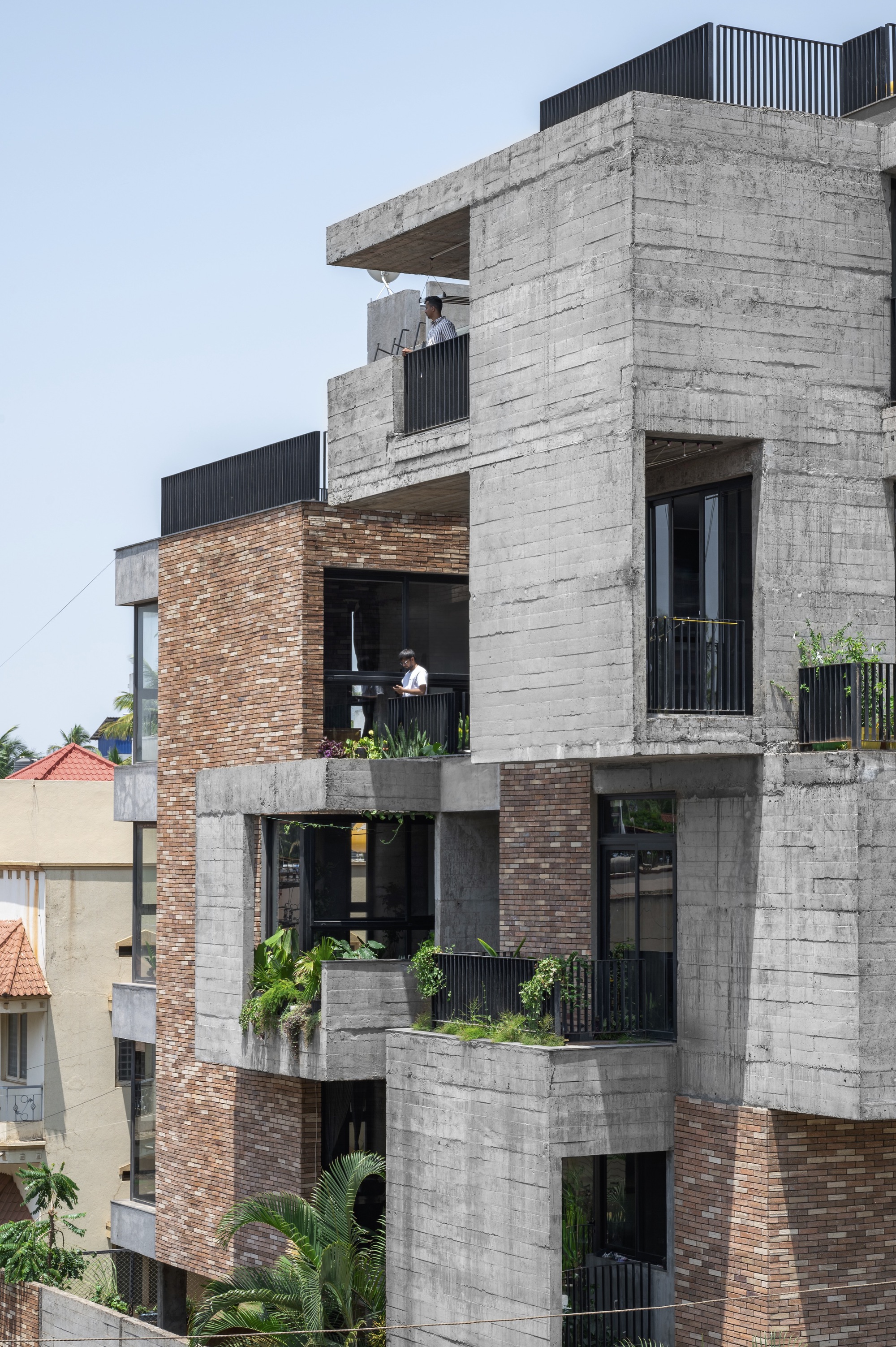 Gallery of LIVING ENSEMBLE A Multi Dwelling Residence / Rahul Pudale