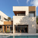 Fragmento House / Diez + Muller Arquitectos - Exterior Photography, Houses, Courtyard, Facade, Chair