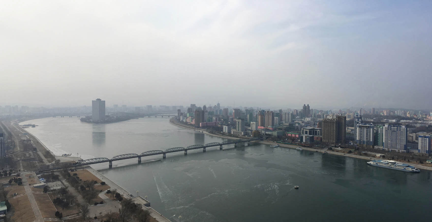 Gallery of Christmas in Pyongyang: The Account of a Brazilian Photographer in the Capital of North Korea - 27
