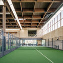 Sala Östermalm Padel / Tengbom - Fotografía interior, Remodelaciones, Fijación Vigas, Sillas