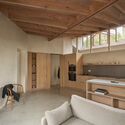 Butterfly House / Oliver Leech Architects - Interior Photography, Sofa, Chair, Beam