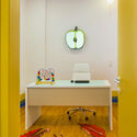 The Apple Tree Pediatrician’s Office / studiomateriality - Interior Photography, Healthcare Interiors, Bathroom, Table