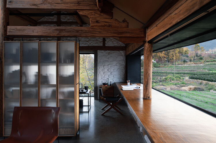 Ruins Cave Garden / ArCONNECT Architects - Interior Photography, Beam, Windows