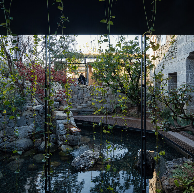 Ruins Cave Garden / ArCONNECT Architects - Exterior Photography, Windows, Waterfront, Garden