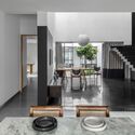 The Courtyard House / Atelier Varun Goyal - Interior Photography, Kitchen, Chair
