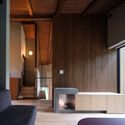 Casa Kyukaruizawa Club / Naruse Inokuma Architects - Fotografia de Interiores, Casas, Dormitório, Fachada, Viga, Mesa