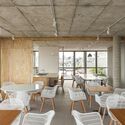 Muda Building Weefor / NNArq - Interior Photography, Residential, Beam, Table, Chair, Lighting