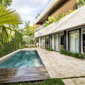 Residencia MC / Anarquitectura - Fotografía exterior, Casas, Jardín, Fachada, Puerta, Bancas