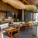 Luisa Restaurante Sushi e Bar / Pitta Arquitetura - Fotografia de Interiores, Restaurante, Viga, Mesa, Cadeira