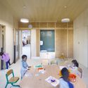 Escola Jean Macé / SOL architecture and urbanism - Fotografia de Interiores, Mesa, Cadeira