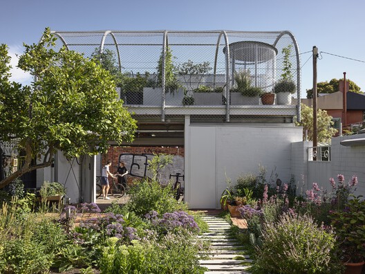 © Derek Swalwell © Derek Swalwell