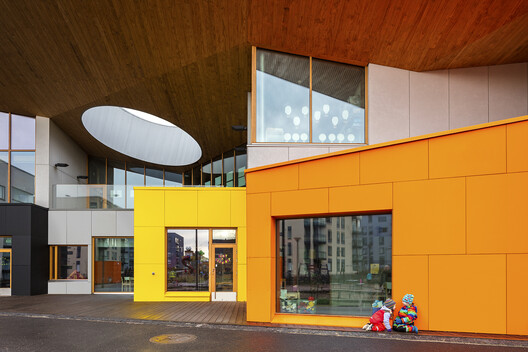 Rules of Thumb for Choosing Colors for Façades and Exteriors Rules of Thumb for Choosing Colors for Façades and Exteriors - Image 11 of 15