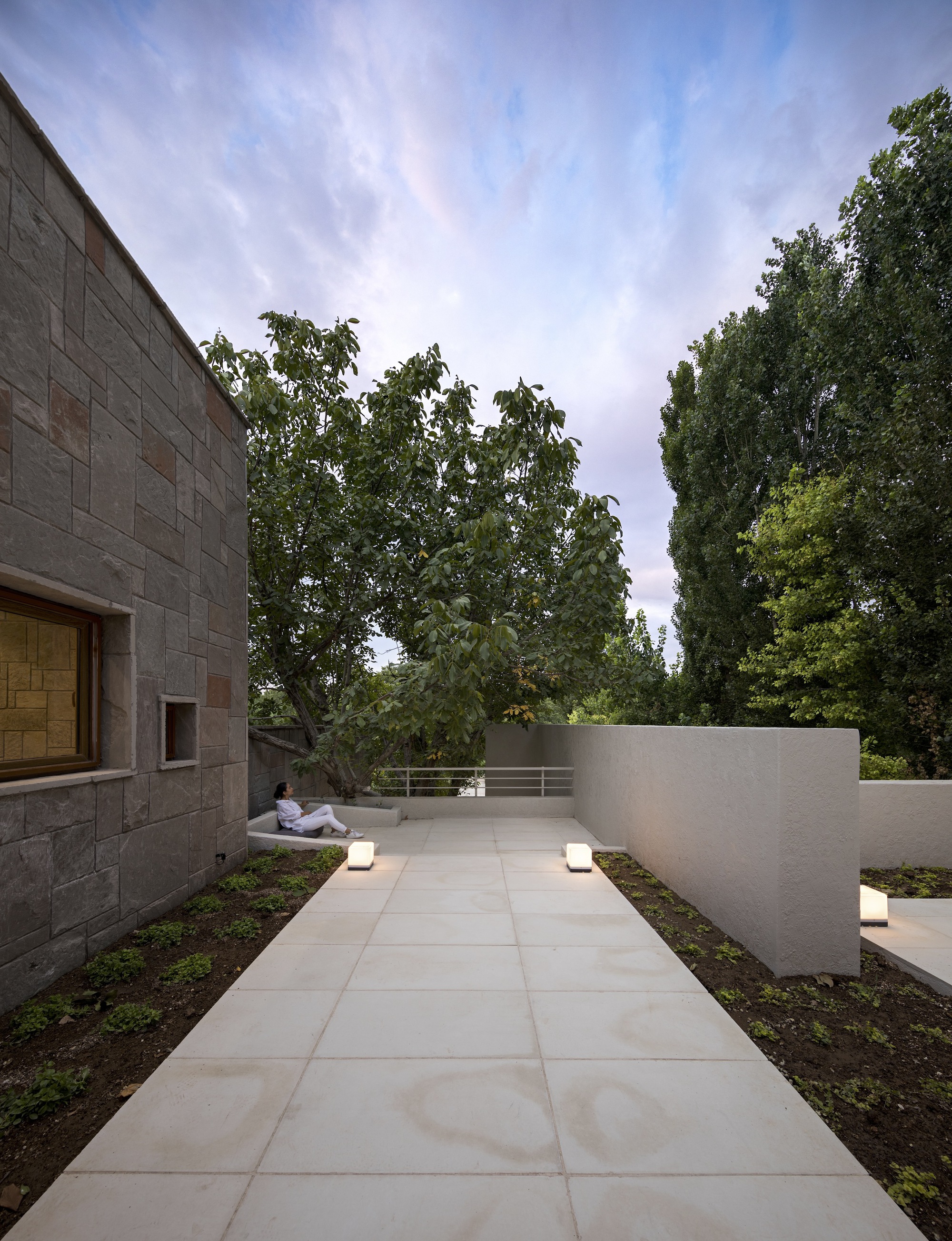 Gallery of A House Between Two Walnuts / KAV Architects - 8