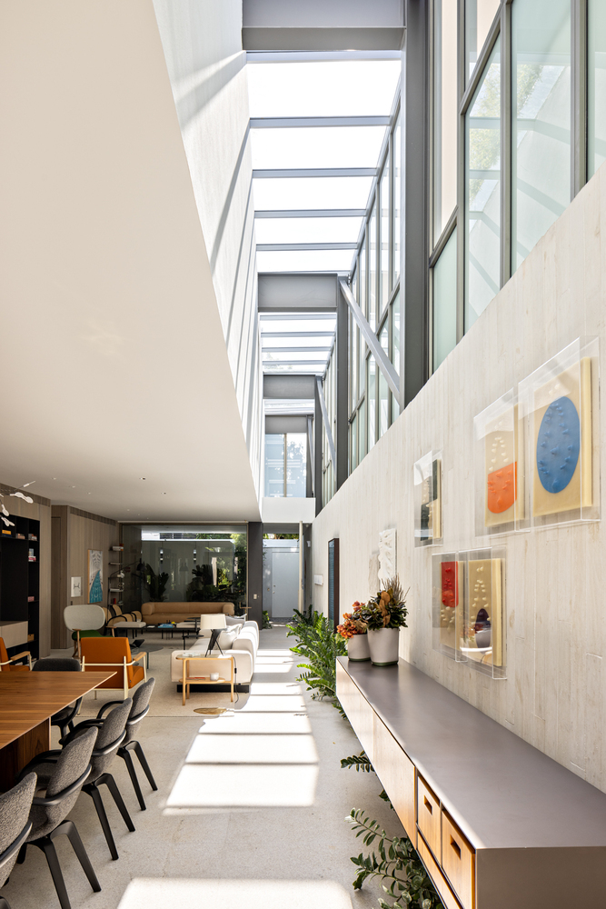 Picture of Gallery of How to Make the Most of Double-Height Ceilings in ...
