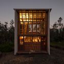 Casa Quinchuyaku / Emilio López Arquitecto - Fotografía exterior, Casas, Puerta, Fachada, Bosque
