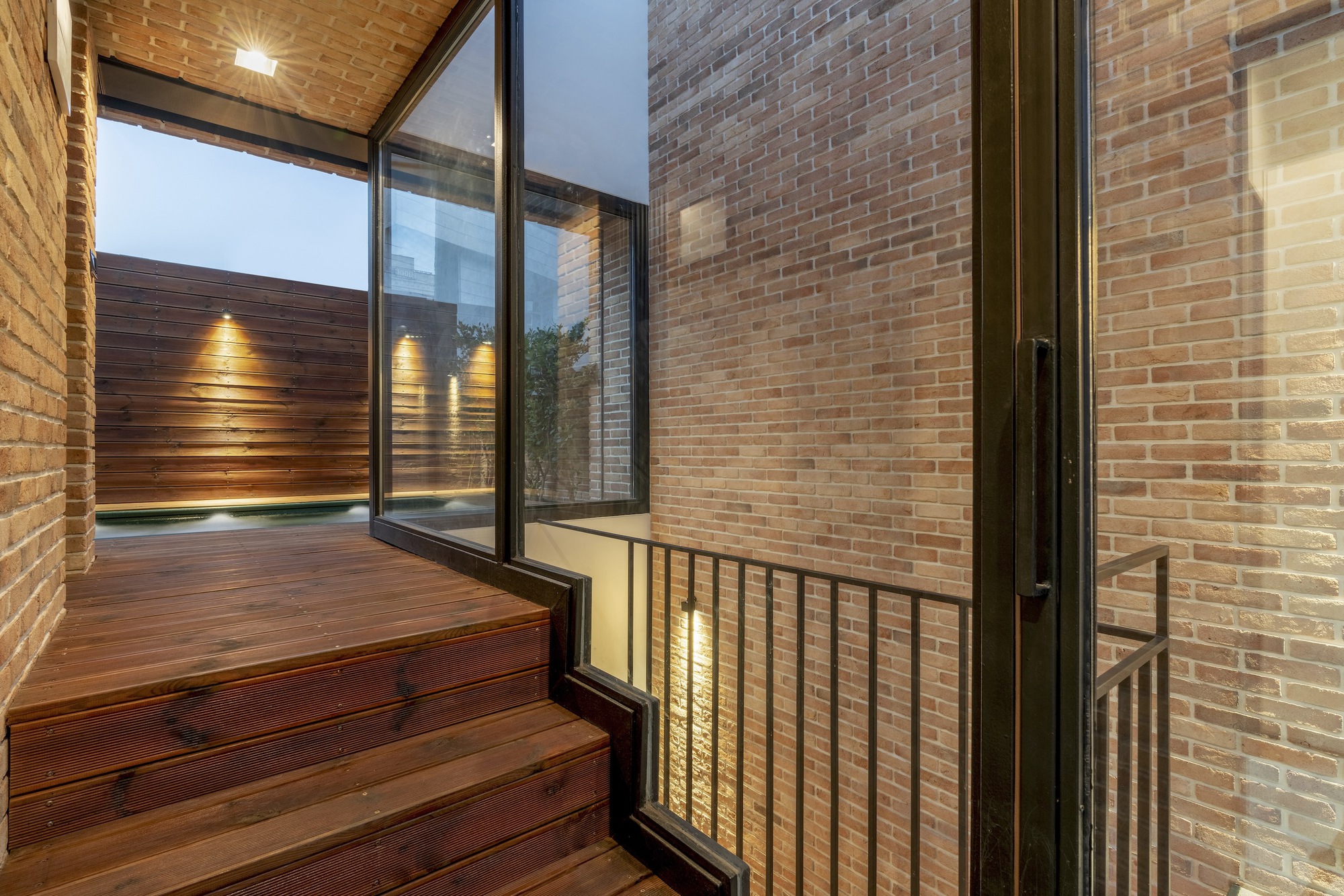 Gallery of Hanna House / Navid Nasrollahzadeh 22